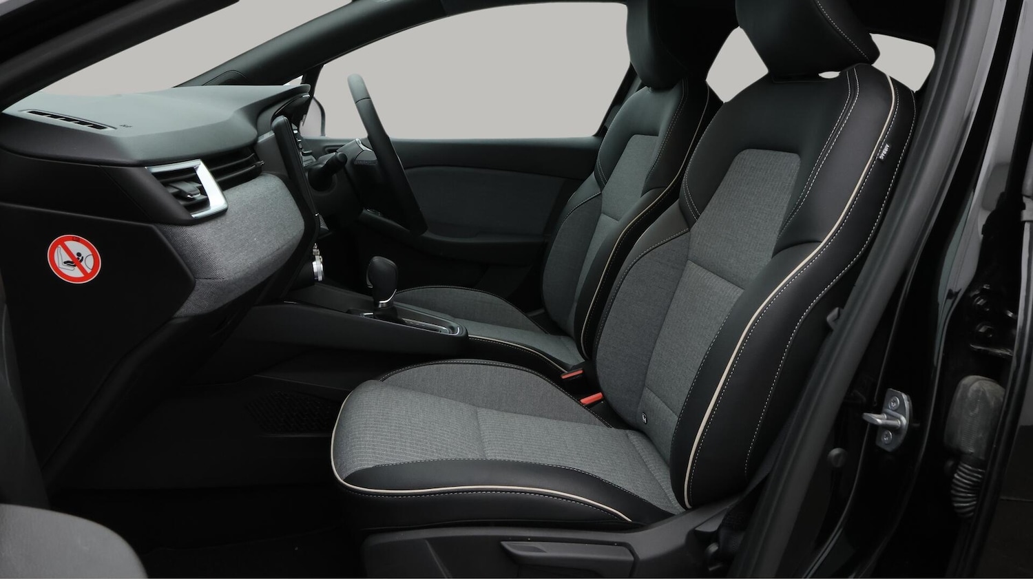 Used Renault Clio 2024 for sale - 76562143: Photo 15