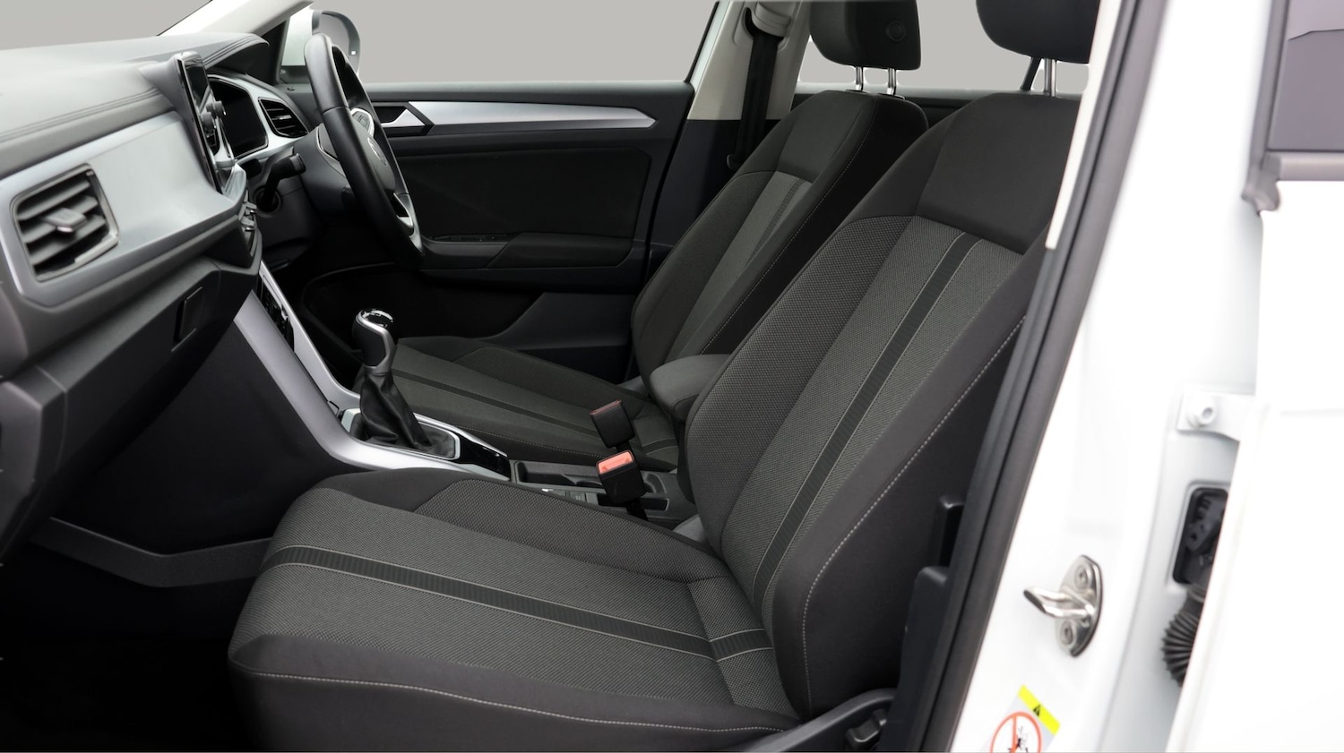 Used Volkswagen T-Roc 2024 for sale - 77664472: Photo 14