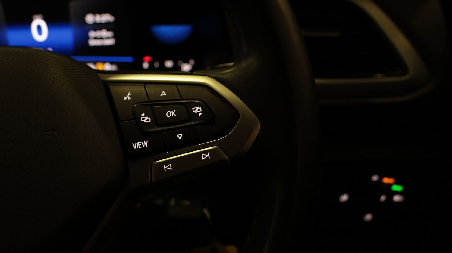 Used Volkswagen T-Roc 2024 for sale - 77664472: Photo 22