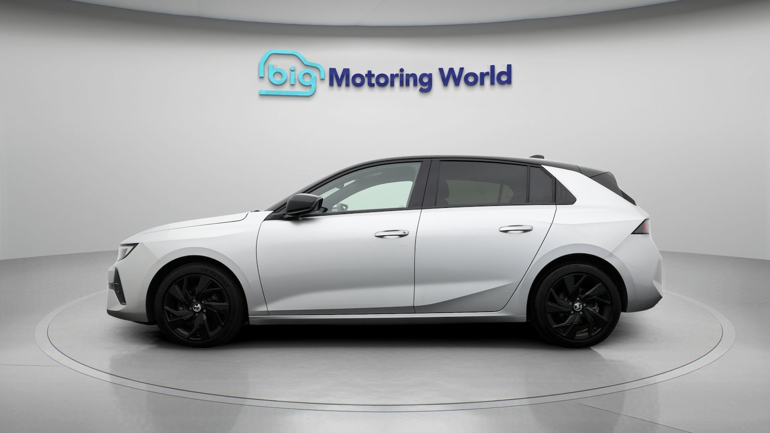 Used Vauxhall Astra for sale - 77940934: Photo 4