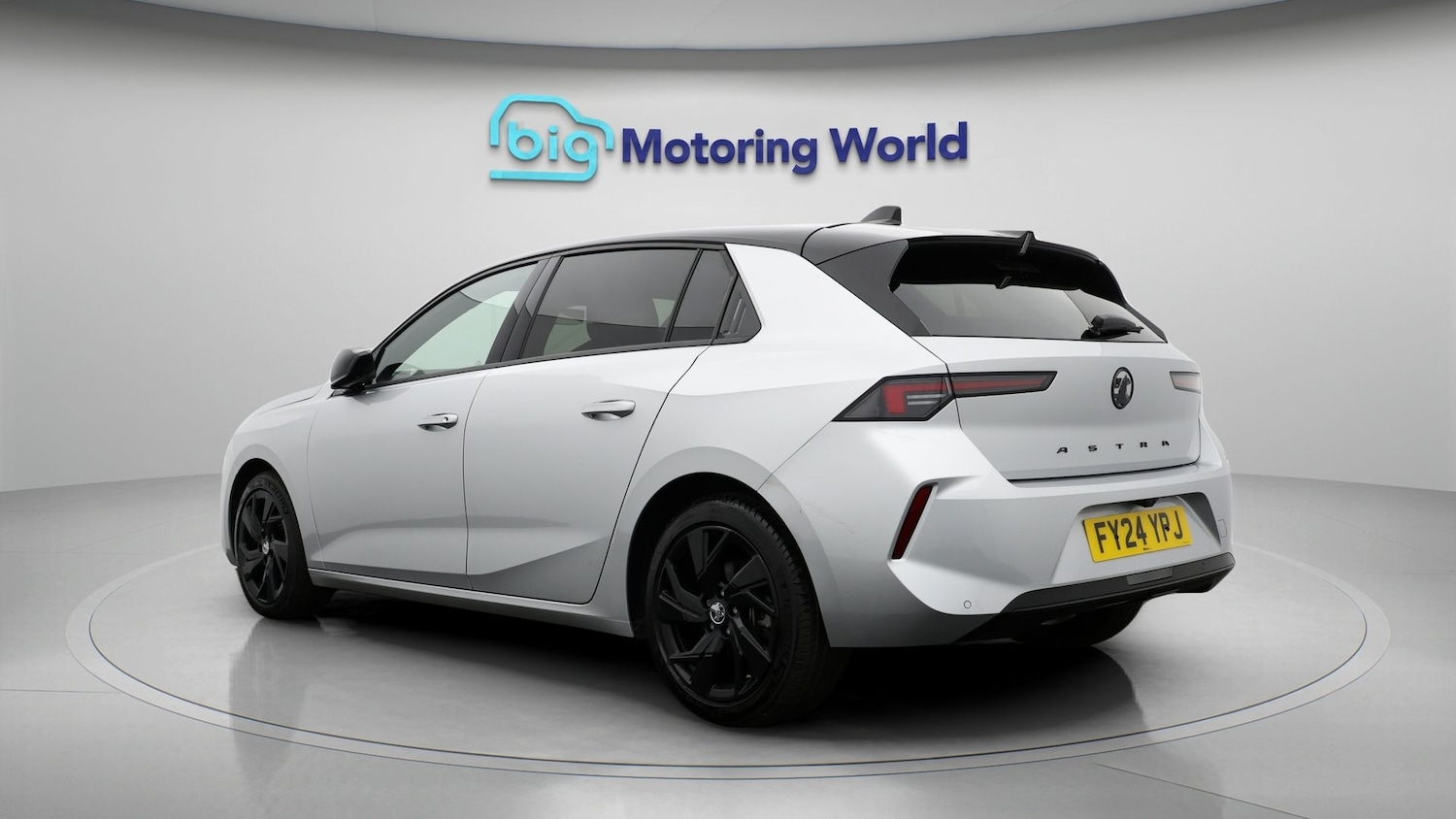 Used Vauxhall Astra for sale - 77940934: Photo 5