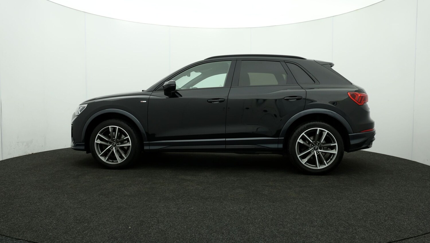 Used Audi Q3 for sale - 76810467: Photo 65
