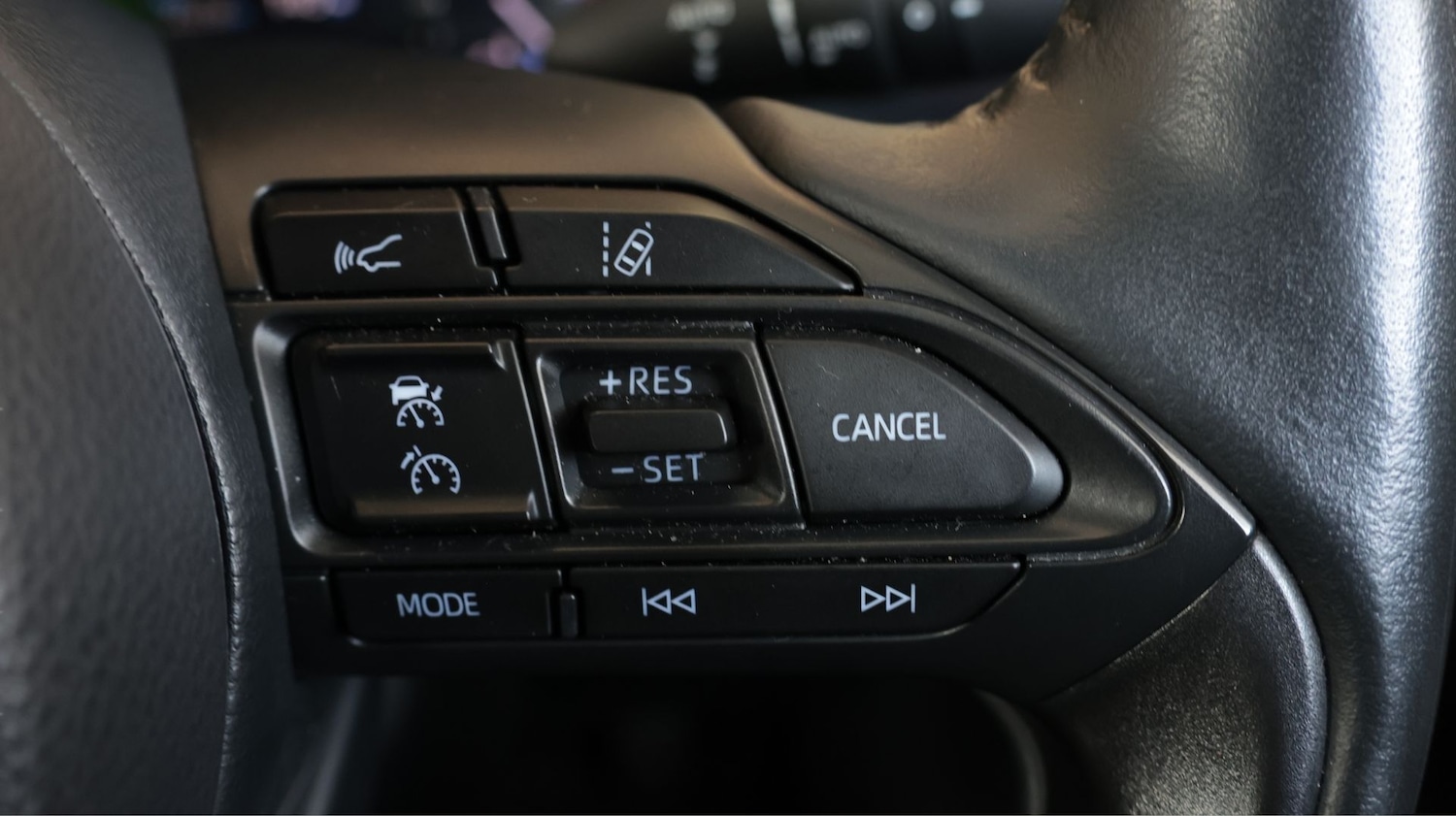 Used Toyota Yaris Cross 2023 for sale - 77954399: Photo 24