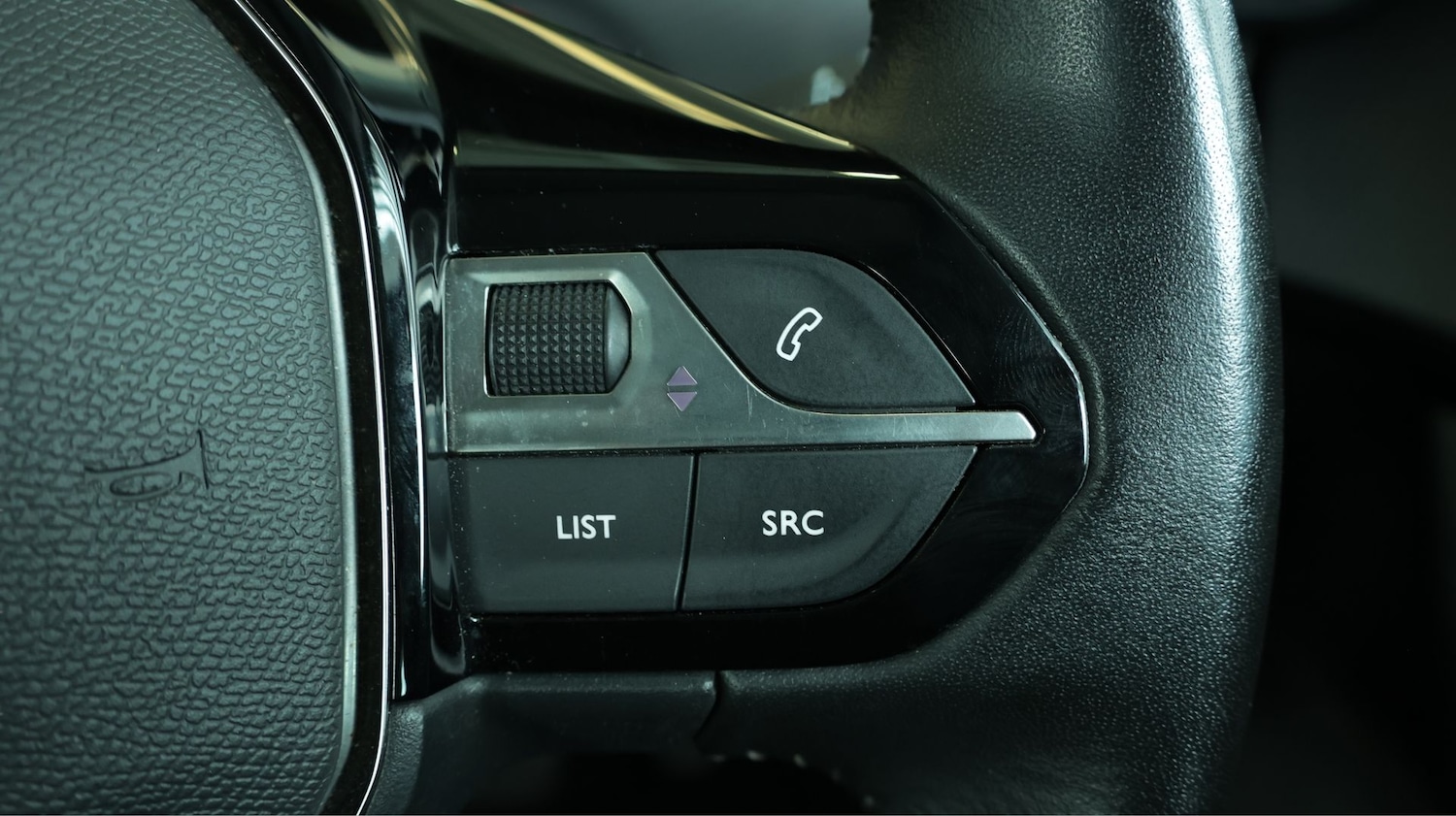 Used Peugeot 2008 2022 for sale - 77992072: Photo 22