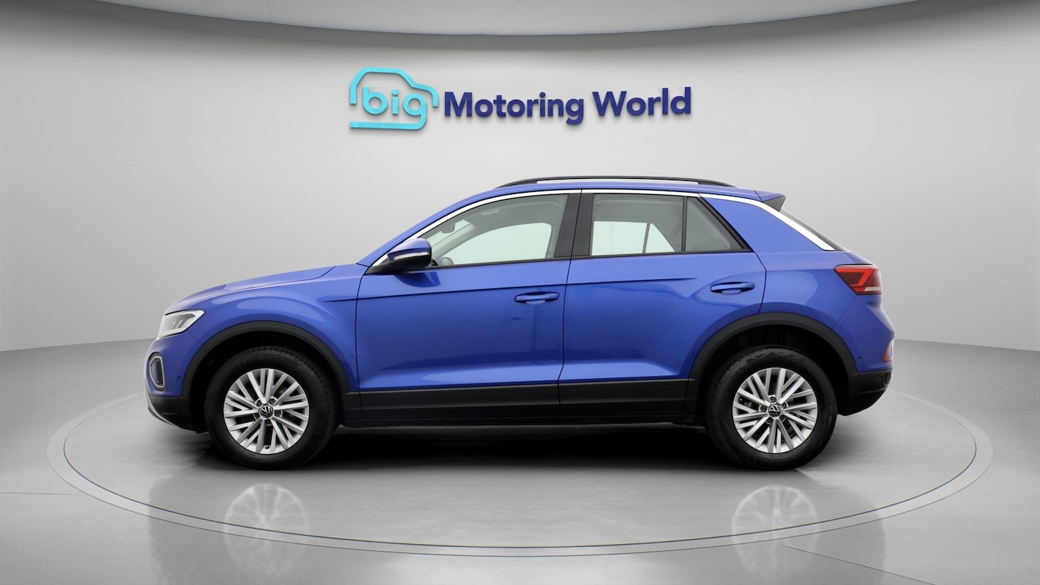 Used Volkswagen T-Roc 2023 for sale - 77762862: Photo 4