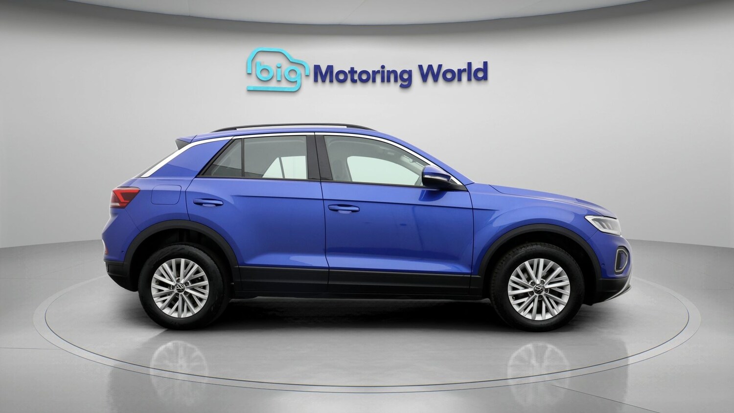Used Volkswagen T-Roc 2023 for sale - 77762862: Photo 8
