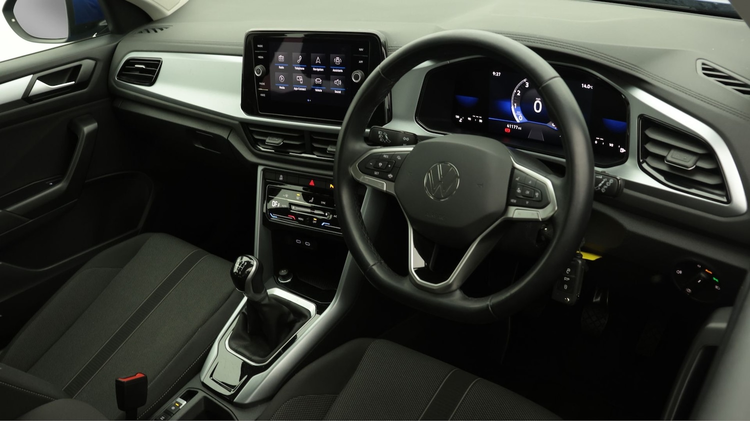 Used Volkswagen T-Roc 2023 for sale - 77762862: Photo 9