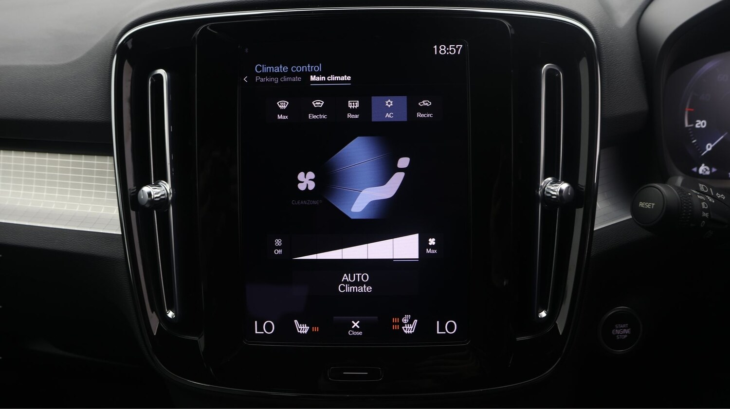 Used Volvo XC40 2023 for sale - 77231693: Photo 12