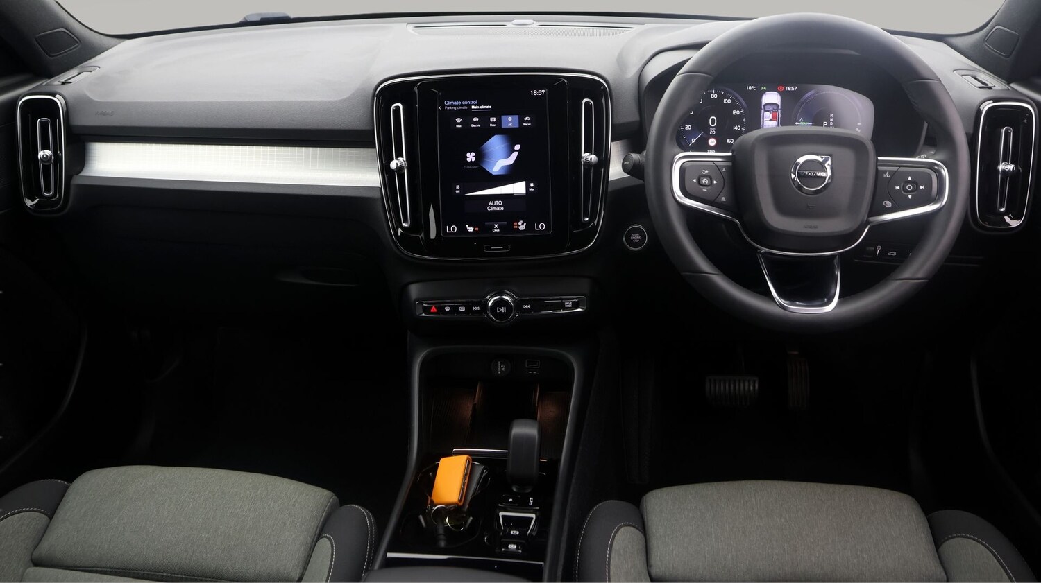 Used Volvo XC40 2023 for sale - 77231693: Photo 13