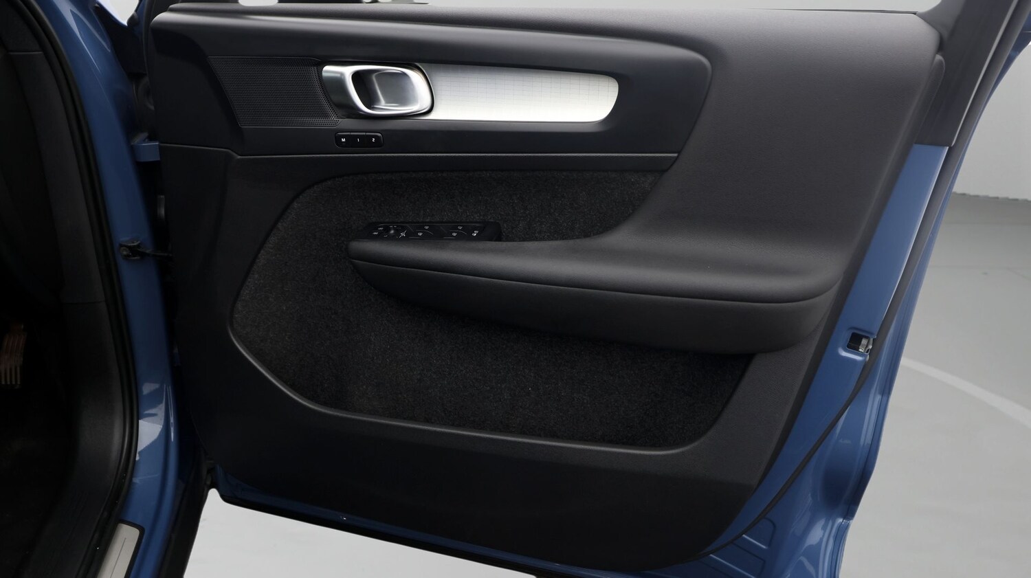 Used Volvo XC40 2023 for sale - 77231693: Photo 15