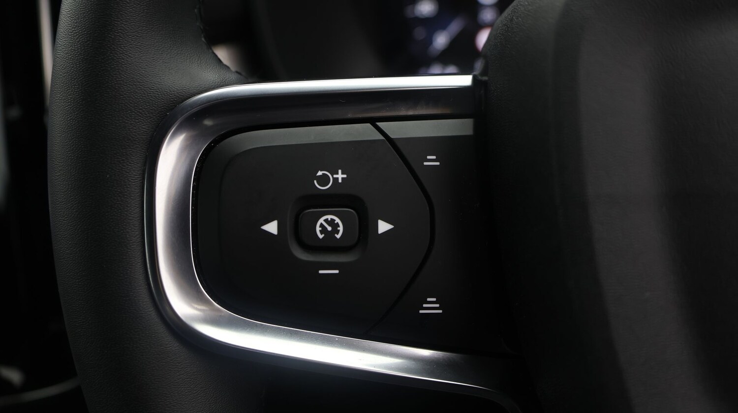 Used Volvo XC40 2023 for sale - 77231693: Photo 20