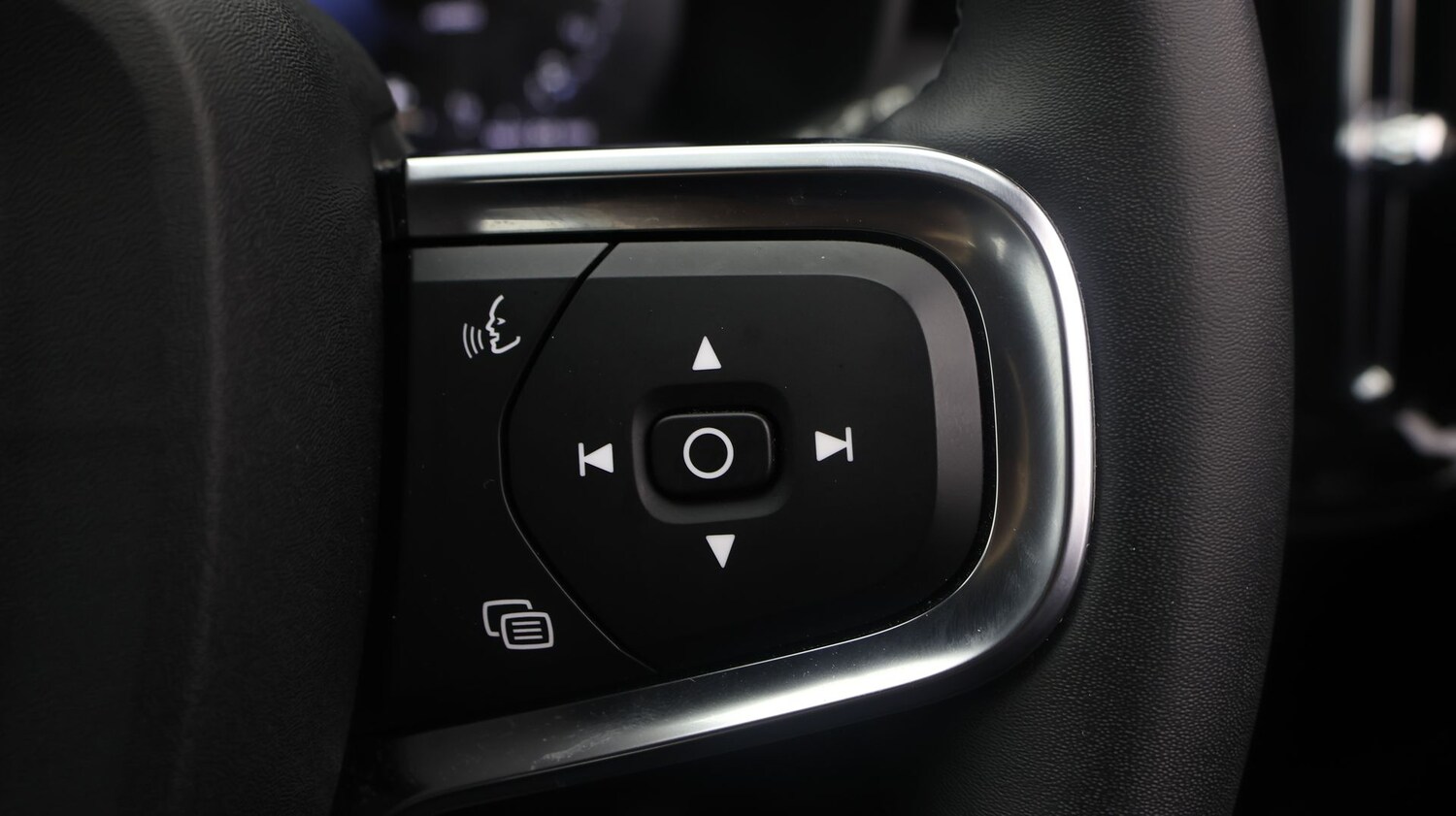 Used Volvo XC40 2023 for sale - 77231693: Photo 23