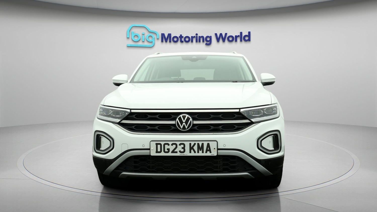 Used Volkswagen T-Roc 2023 for sale - 77271142: Photo 2