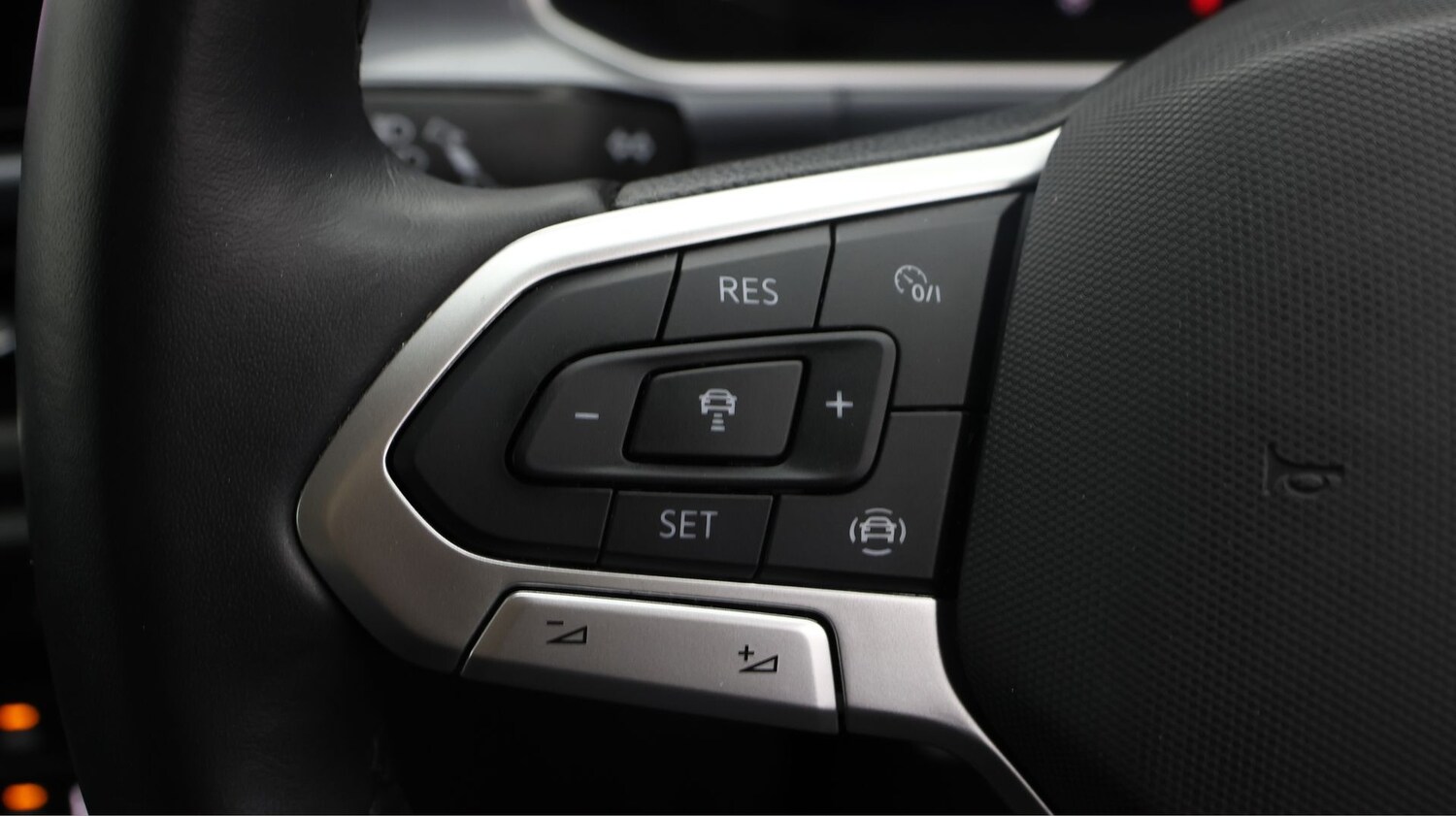 Used Volkswagen T-Roc 2023 for sale - 77271142: Photo 21