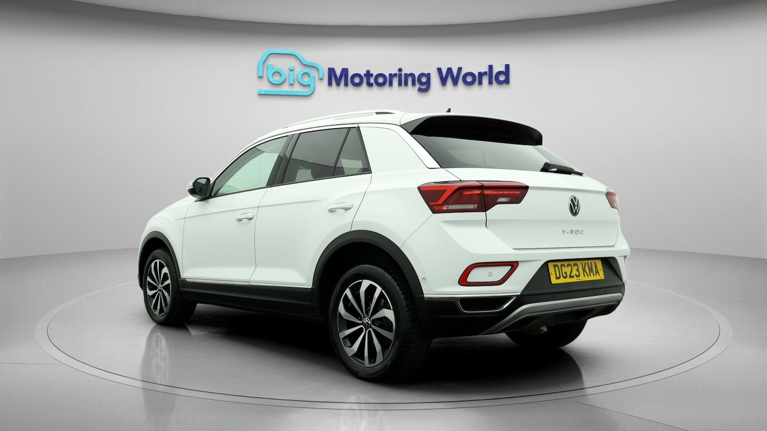 Used Volkswagen T-Roc 2023 for sale - 77271142: Photo 5