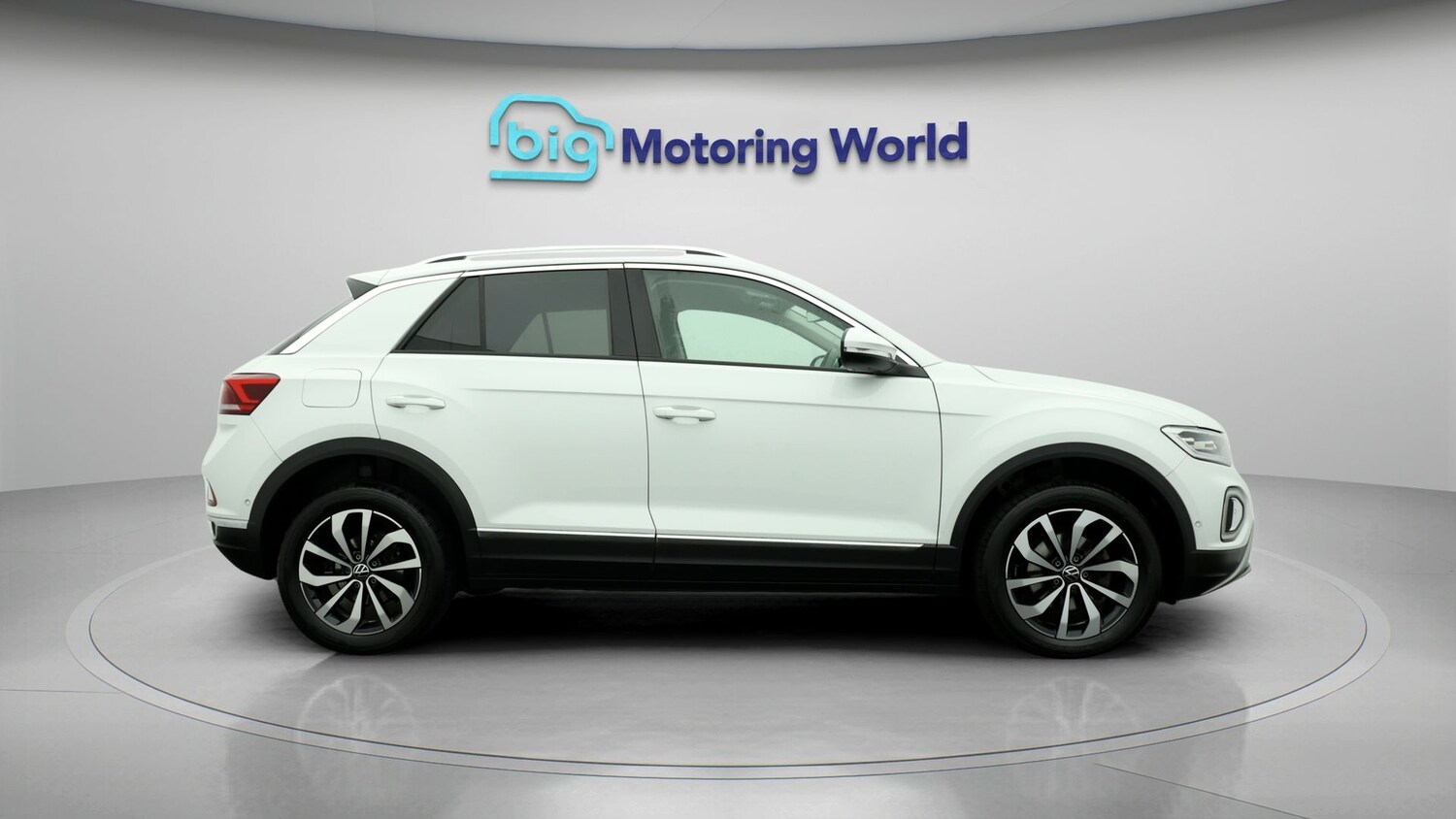 Used Volkswagen T-Roc 2023 for sale - 77271142: Photo 8