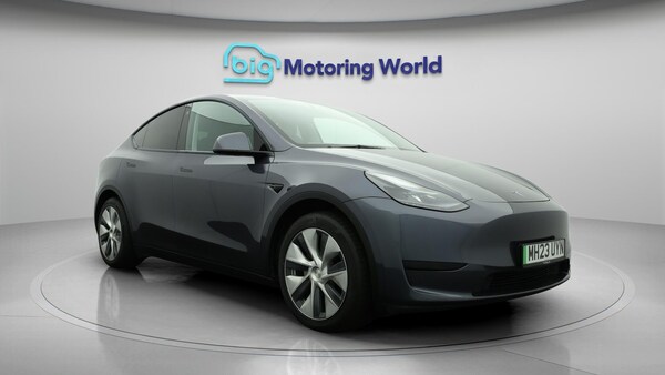Used Tesla Model Y 2023 for sale - 76247241: Photo 2