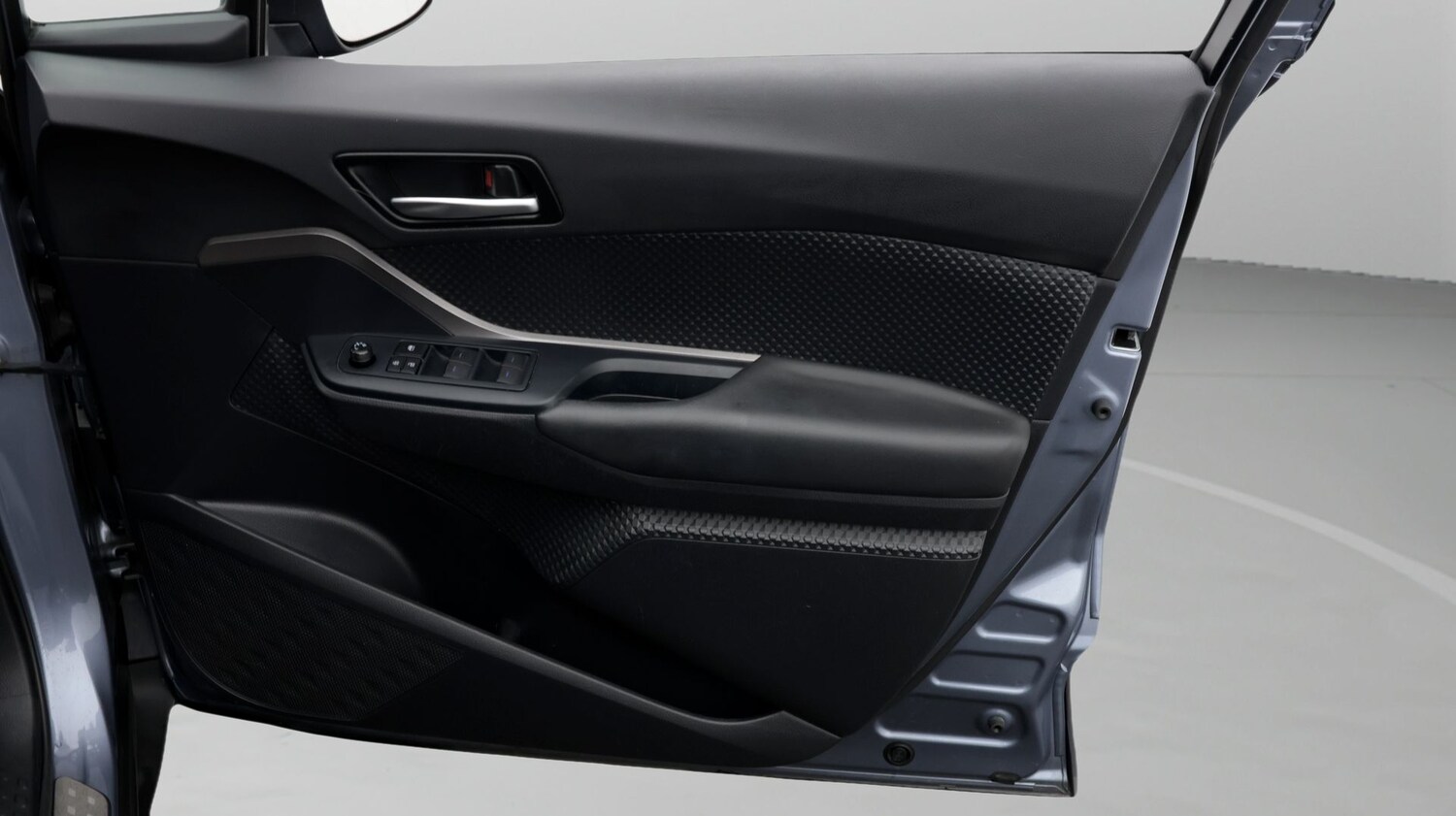 Used Toyota C-HR 2022 for sale - 77649917: Photo 15