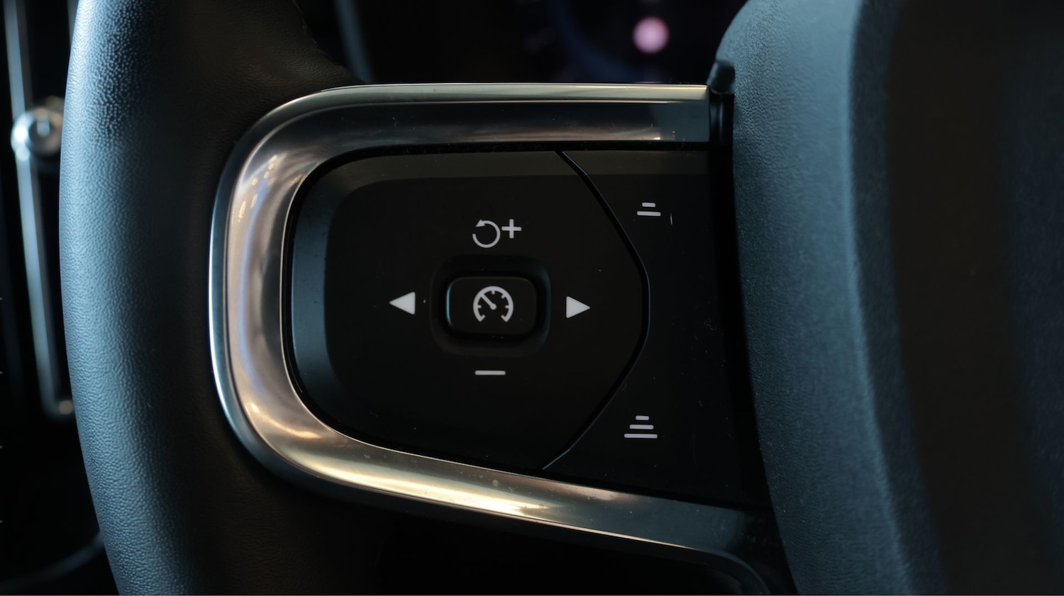 Used Volvo XC40 2023 for sale - 78098551: Photo 20