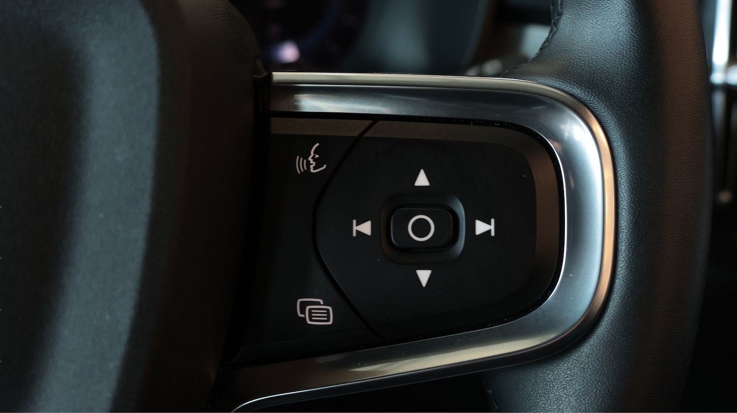 Used Volvo XC40 2023 for sale - 78098551: Photo 22