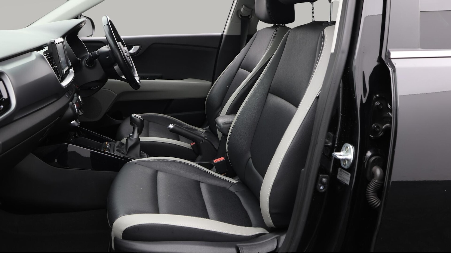 Used Kia Stonic 2020 for sale - 76295465: Photo 15