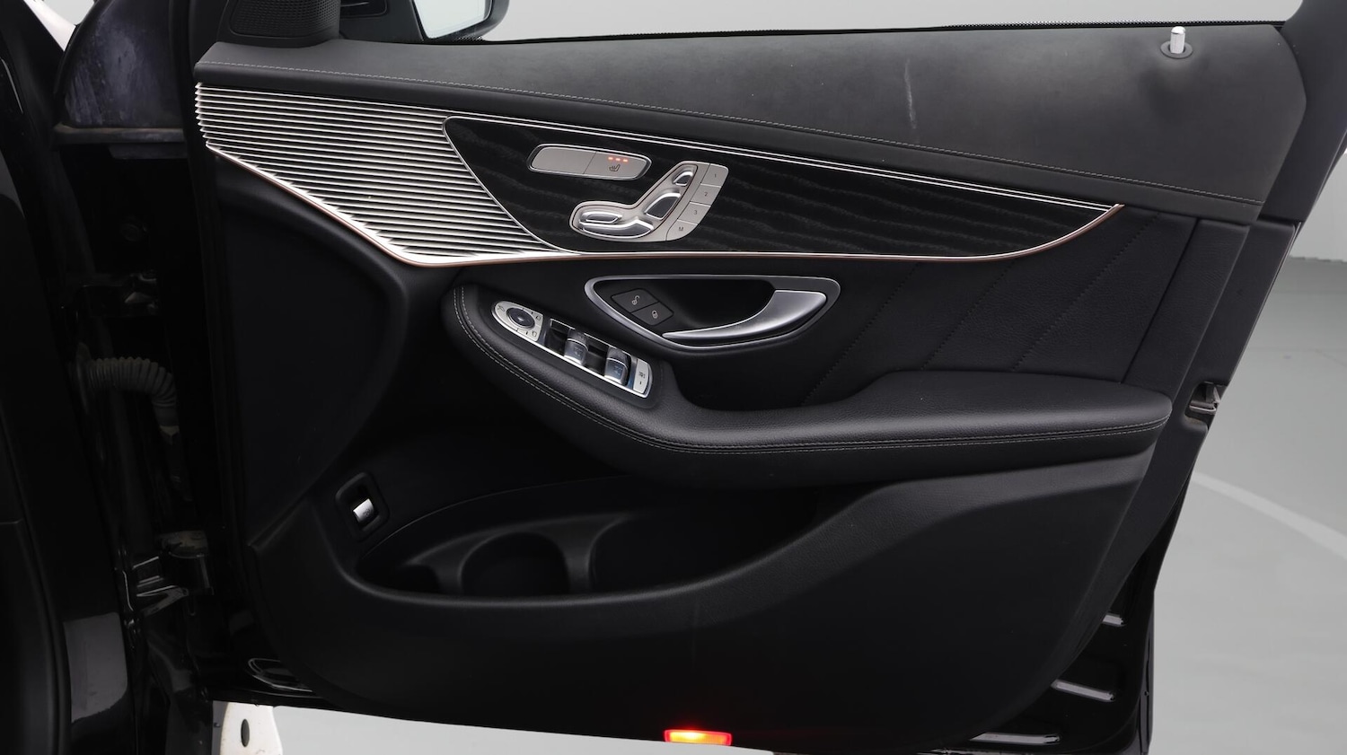 Used Mercedes-Benz EQC 2022 for sale - 76381183: Photo 15