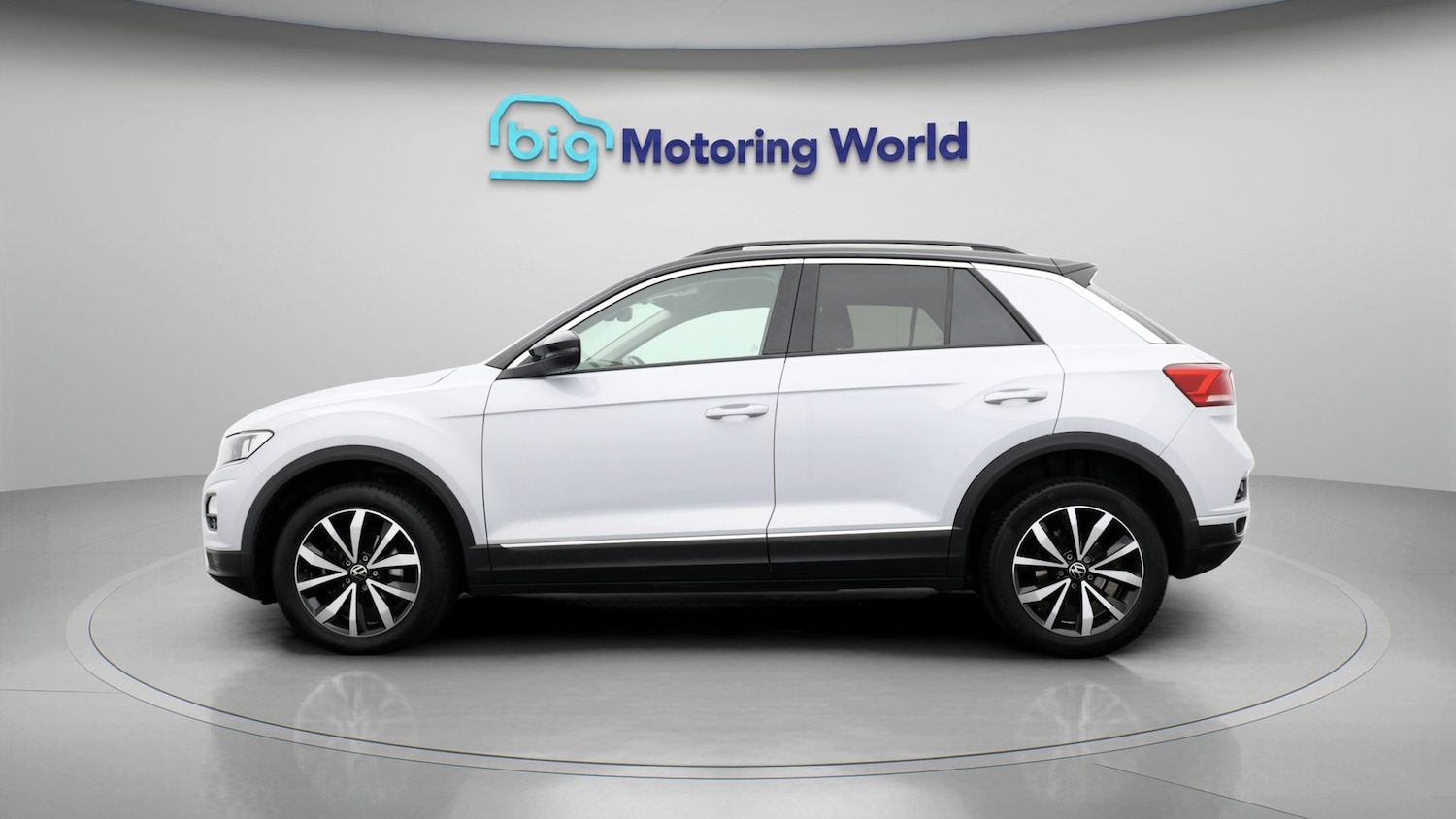 Used Volkswagen T-Roc 2021 for sale - 77306397: Photo 4