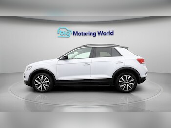 Used Volkswagen T-Roc 2021 for sale - 77306397: Photo
