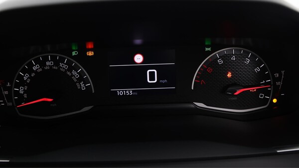 Used Peugeot 2008 2023 for sale - 75401927: Photo 13