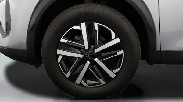 Used Peugeot 2008 2023 for sale - 75401927: Photo 29