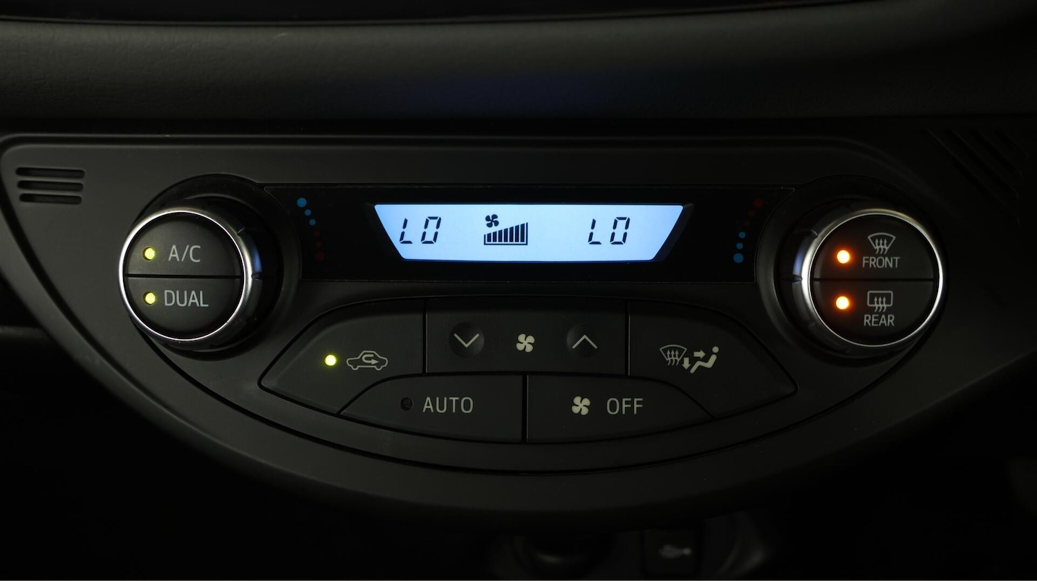 Used Toyota Yaris 2018 for sale - 76512576: Photo 13