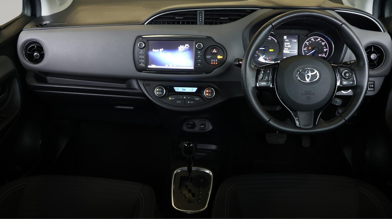 Used Toyota Yaris 2018 for sale - 76512576: Photo 14