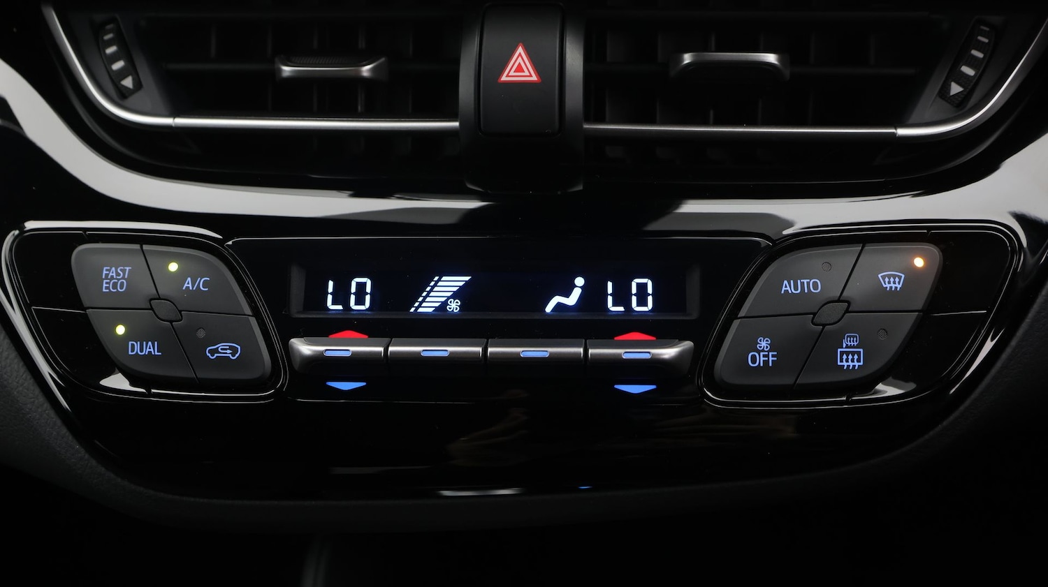 Used Toyota C-HR 2022 for sale - 77329518: Photo 12