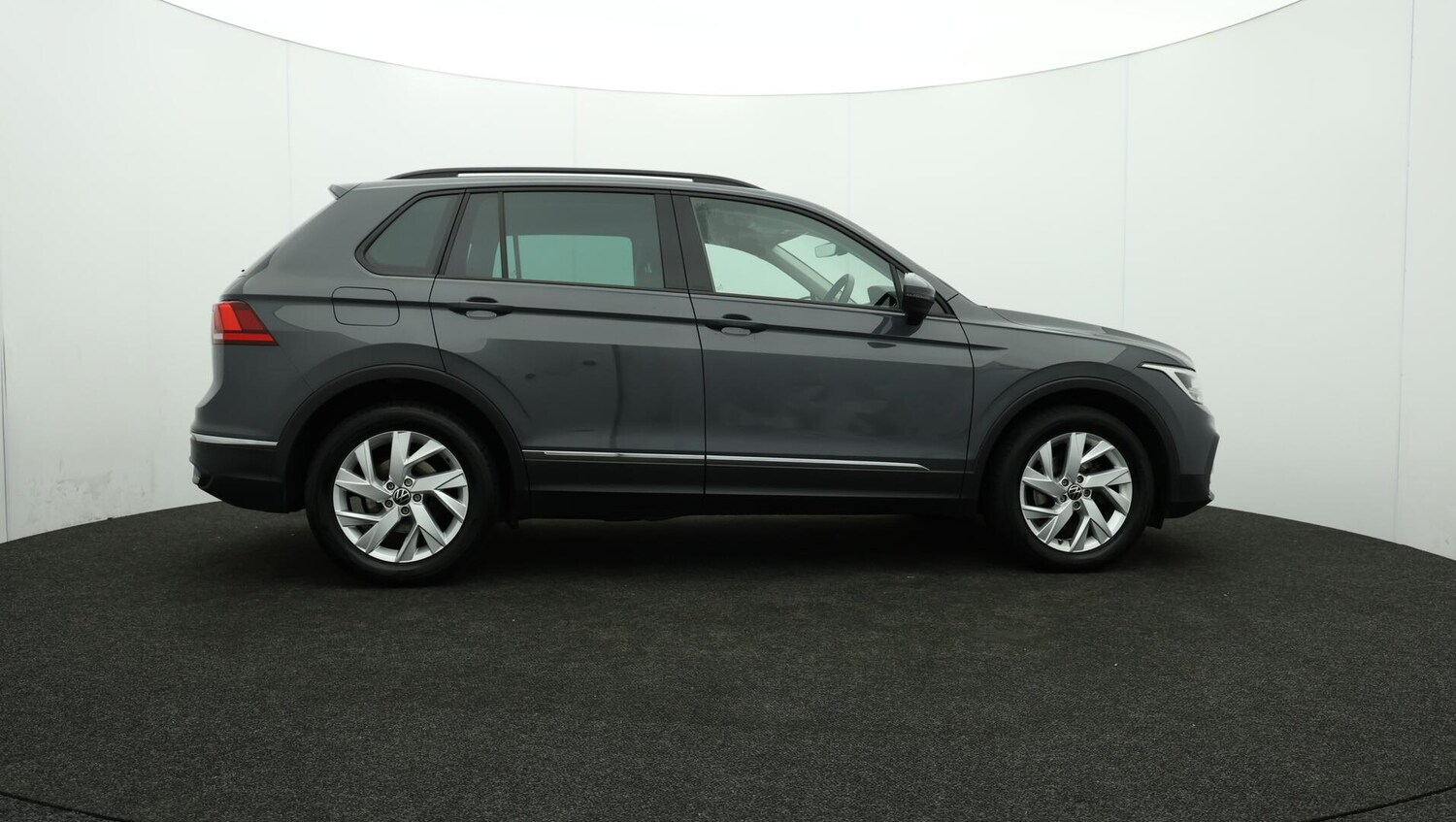 Used Volkswagen Tiguan 2022 for sale - 75990784: Photo 42