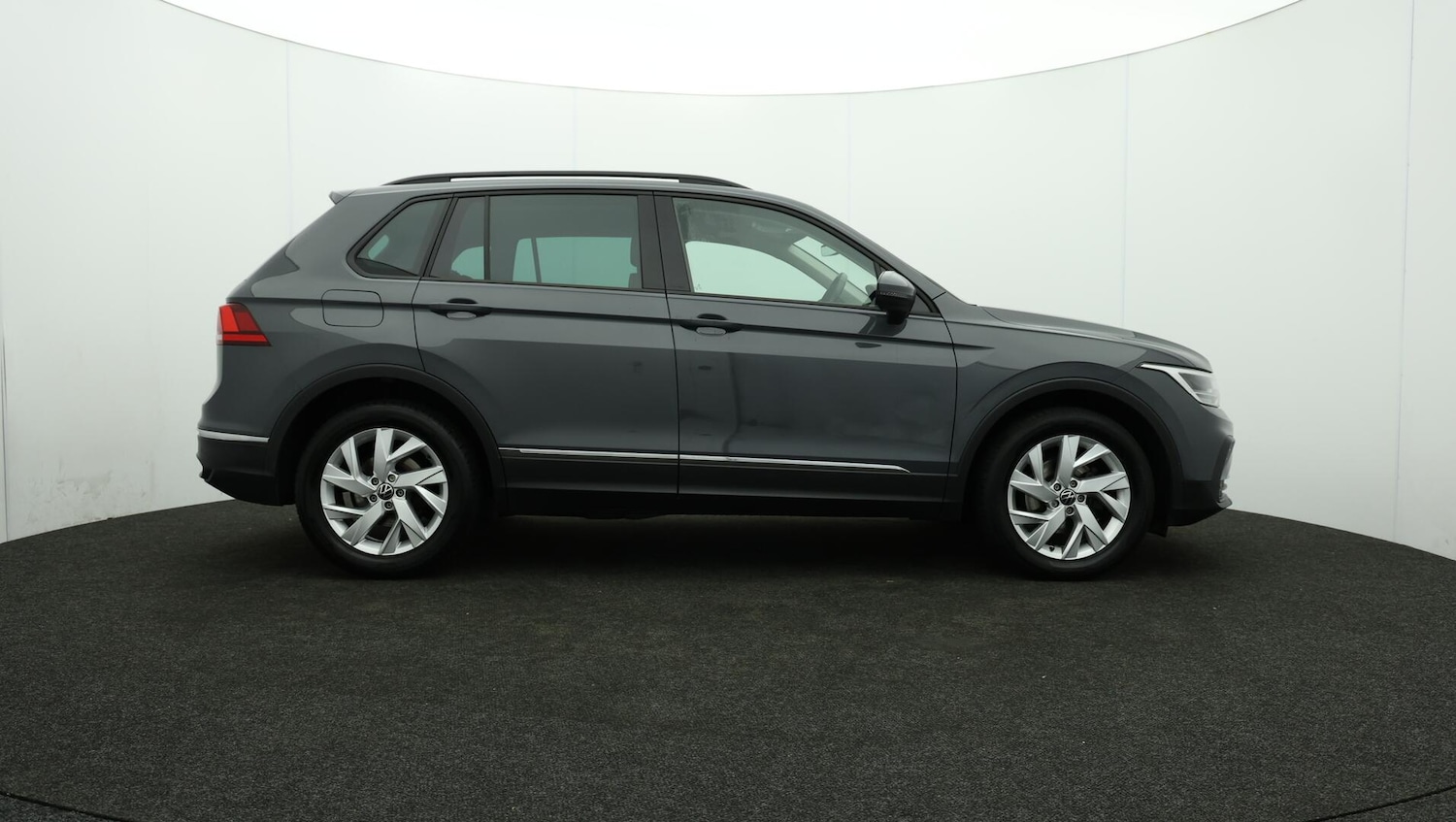 Used Volkswagen Tiguan 2022 for sale - 75990784: Photo 43