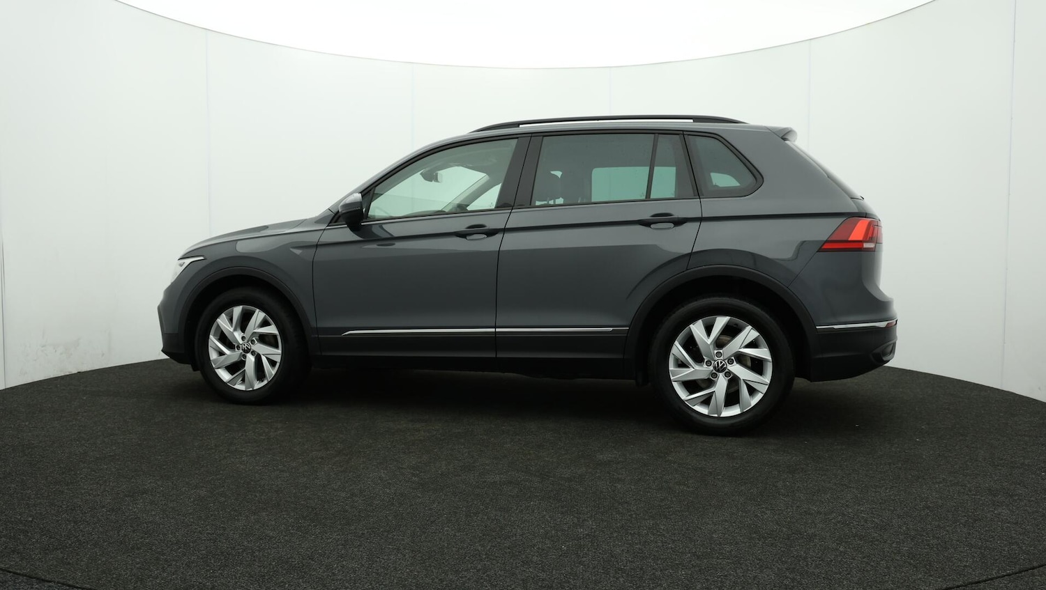 Used Volkswagen Tiguan 2022 for sale - 75990784: Photo 75