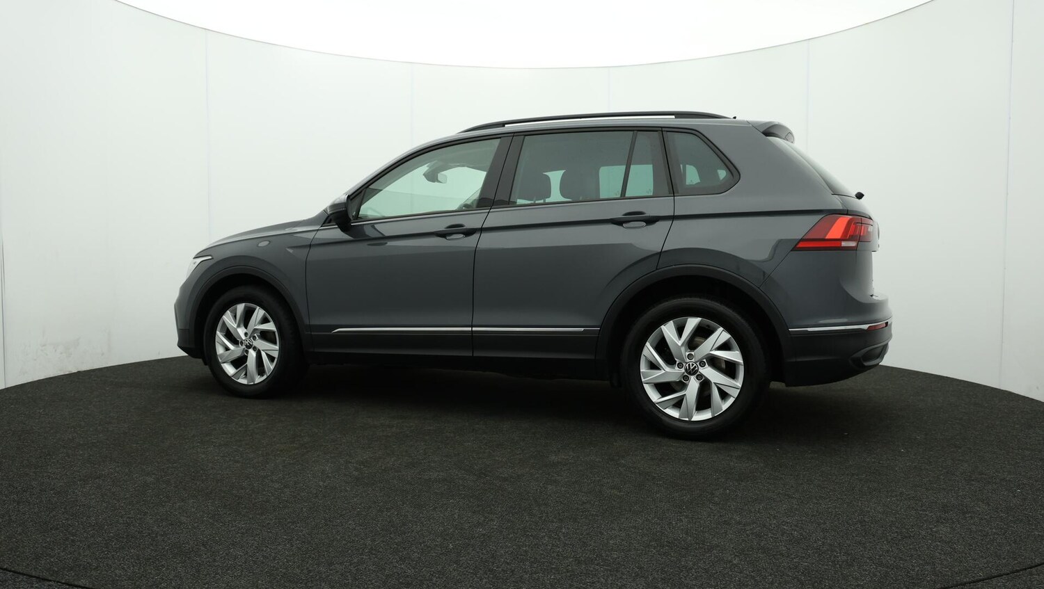Used Volkswagen Tiguan 2022 for sale - 75990784: Photo 76