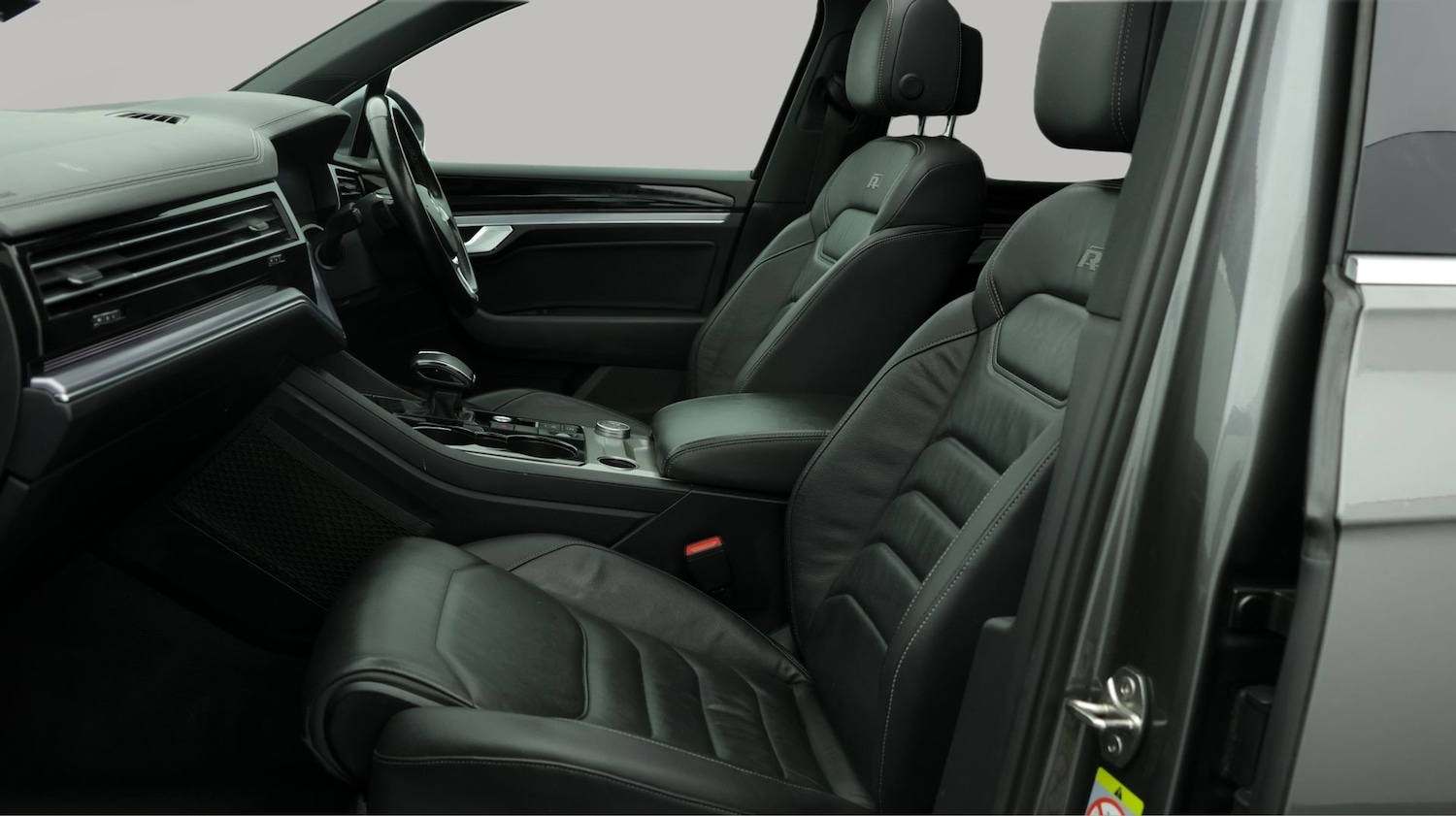 Used Volkswagen Touareg 2019 for sale - 77992066: Photo 14