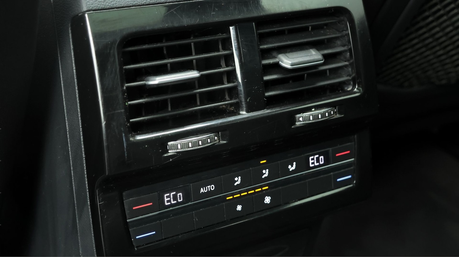 Used Volkswagen Touareg 2019 for sale - 77992066: Photo 23