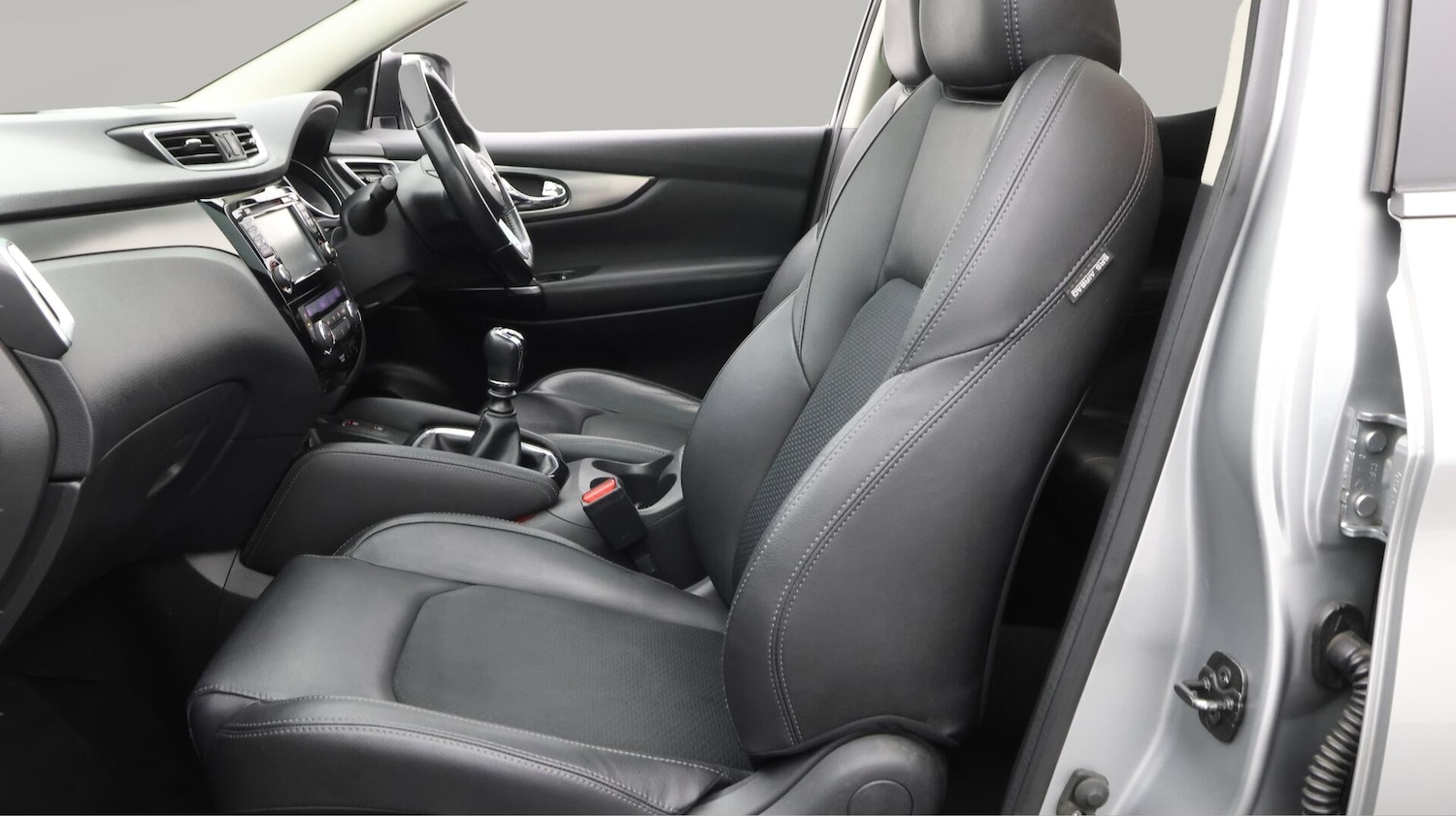 Used Nissan Qashqai 2017 for sale - 76714834: Photo 15