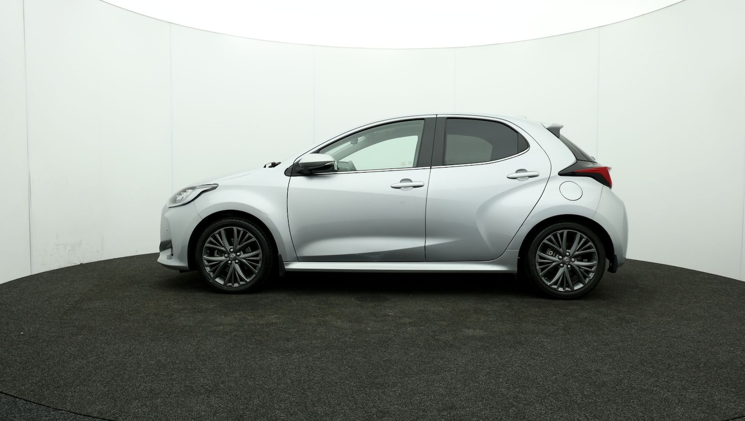 Used Toyota Yaris 2021 for sale - 76809763: Photo 64