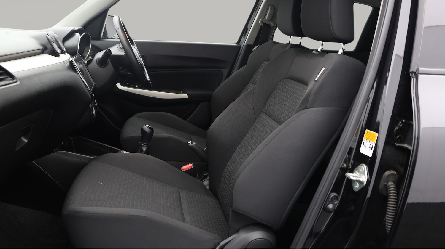 Used Suzuki Swift 2020 for sale - 76538159: Photo 15