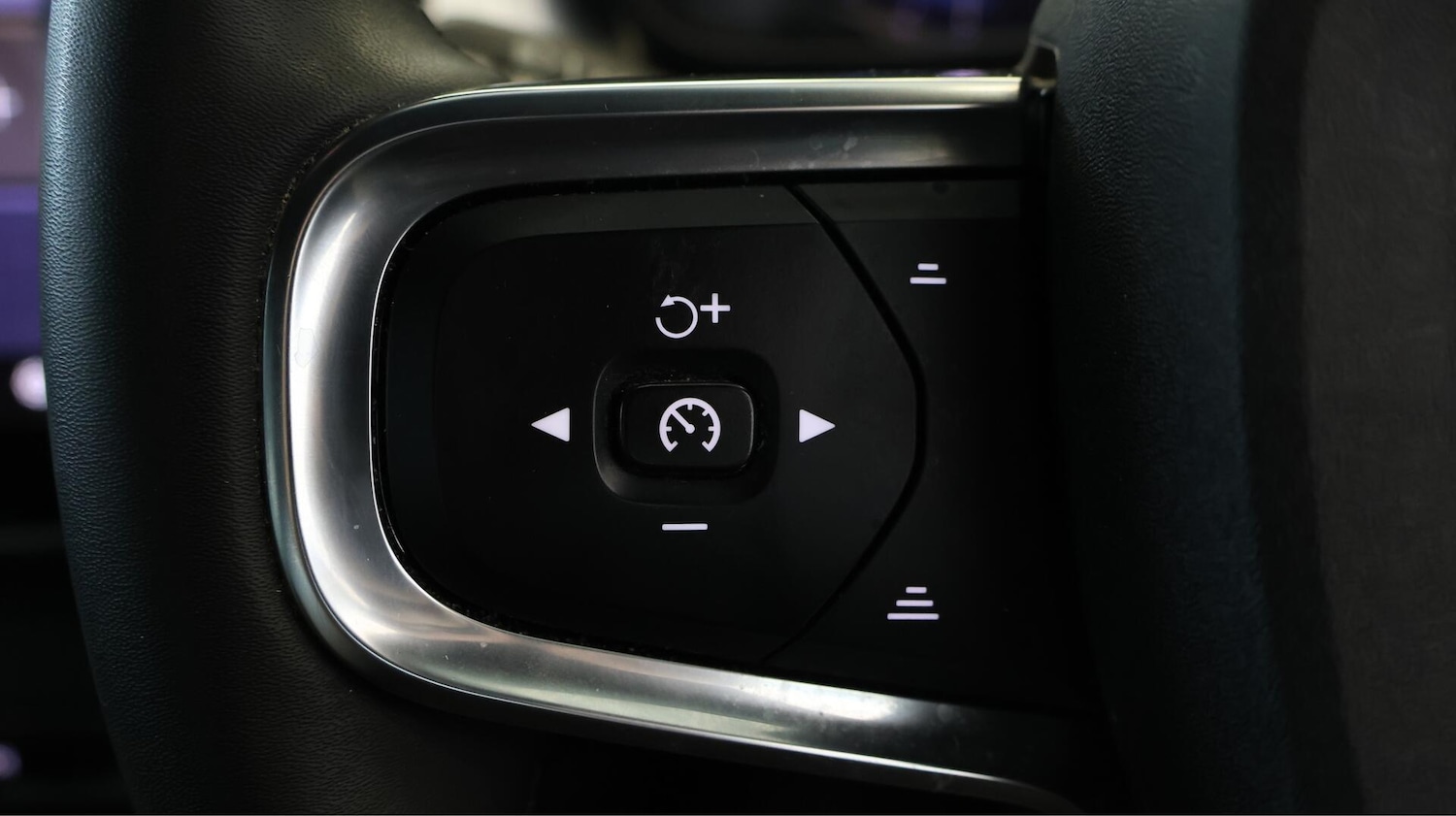 Used Volvo XC40 2022 for sale - 75916045: Photo 24
