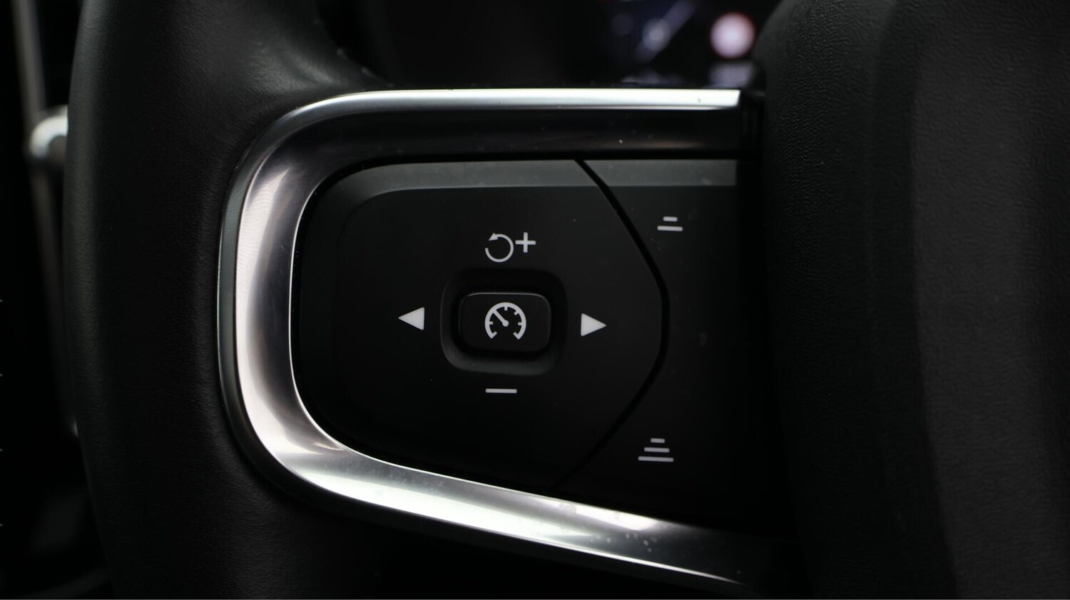 Used Volvo XC40 2020 for sale - 76613170: Photo 24