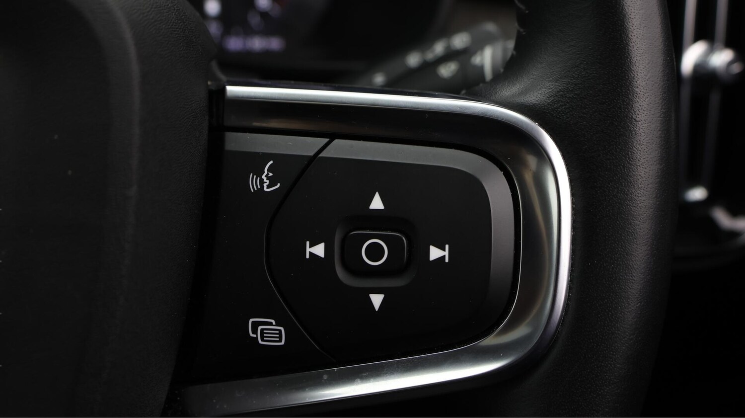 Used Volvo XC40 2020 for sale - 76613170: Photo 25