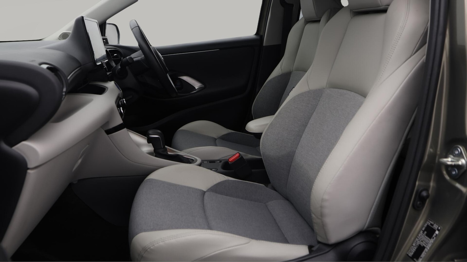 Used Toyota Yaris 2022 for sale - 76513378: Photo 15