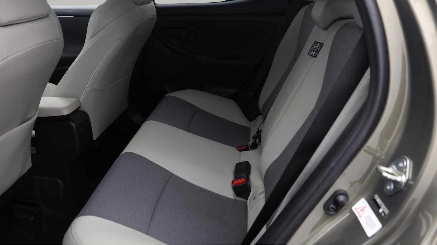 Used Toyota Yaris 2022 for sale - 76513378: Photo 17