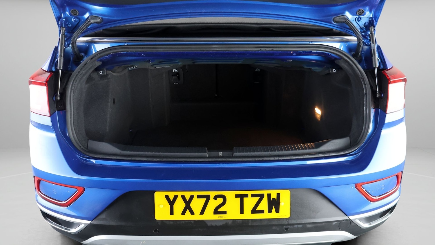 Used Volkswagen T-Roc 2022 for sale - 77515995: Photo 17