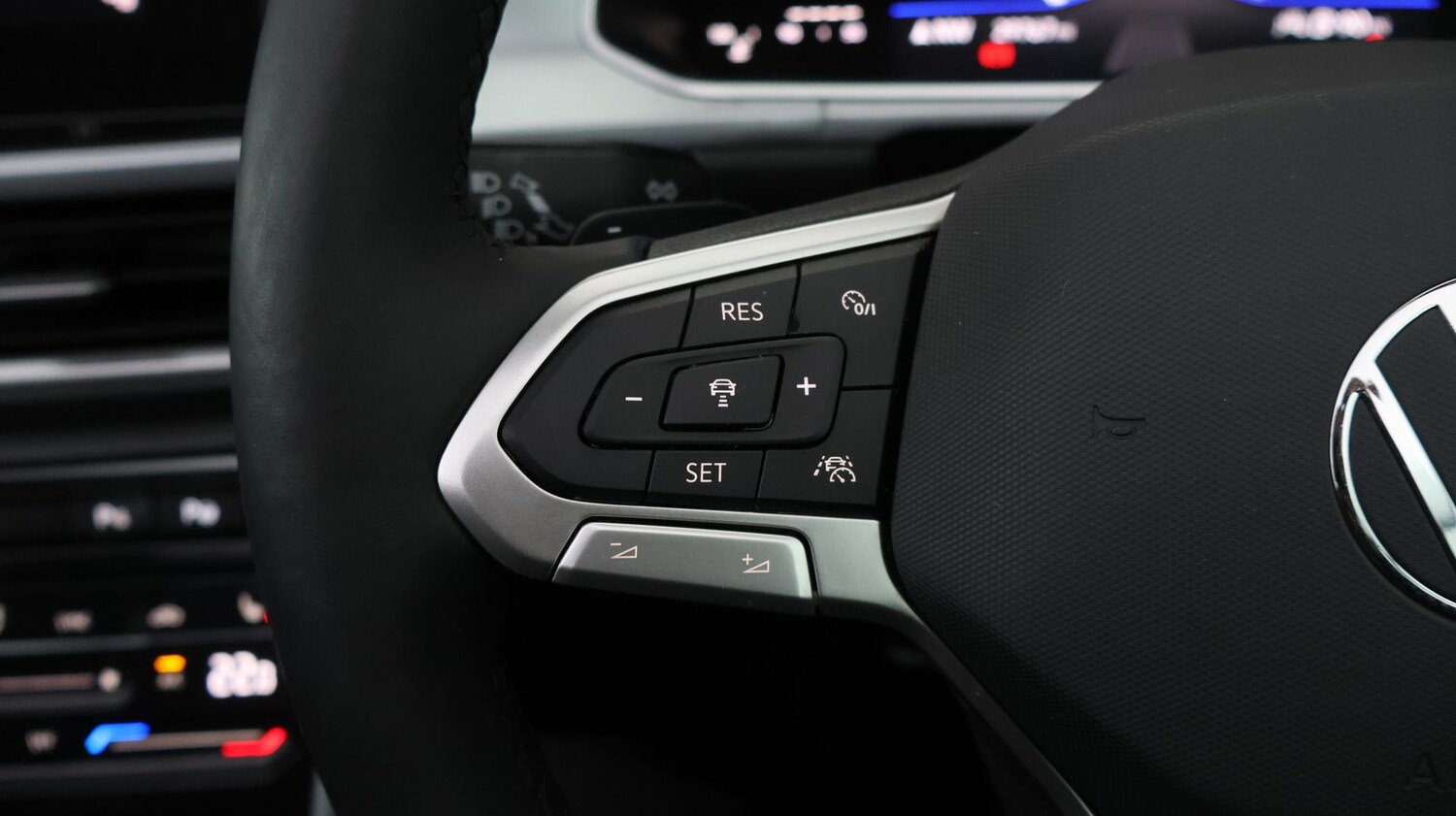 Used Volkswagen T-Roc 2022 for sale - 77515995: Photo 24