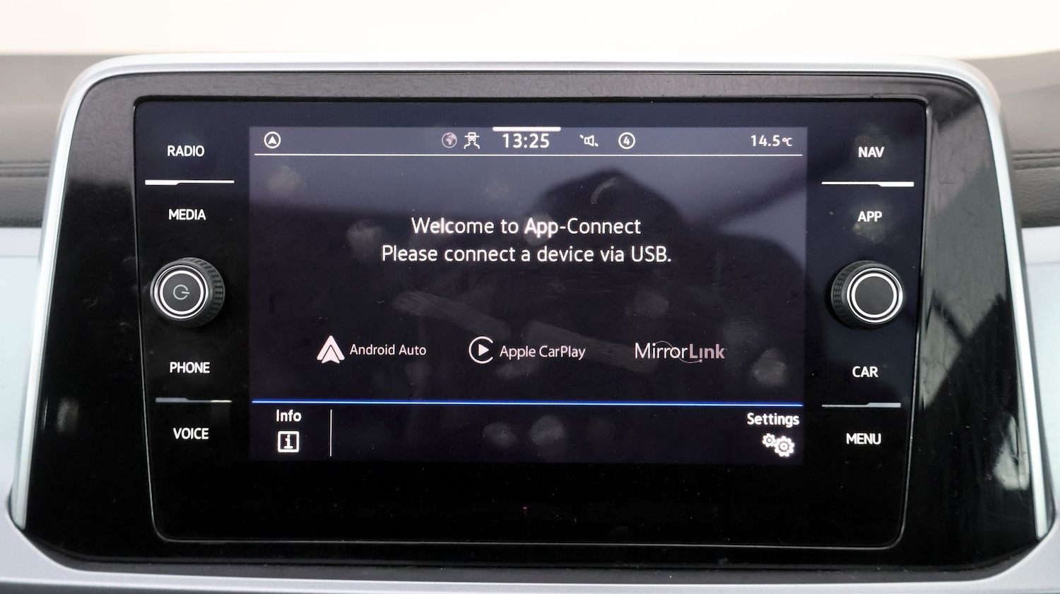 Used Volkswagen T-Roc 2022 for sale - 77515995: Photo 25